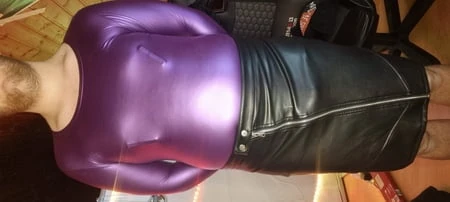 Yeni deri kıyafetler