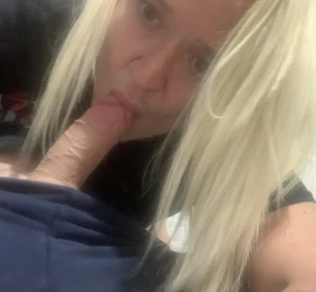 Bu kız tamirciyle seksi kirli orospu eğlencesi seviyor