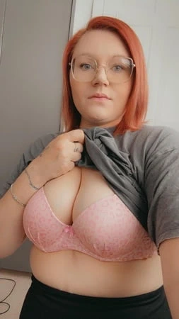 Göğüslerini tokatlatmak için sabırsızlanıyor 