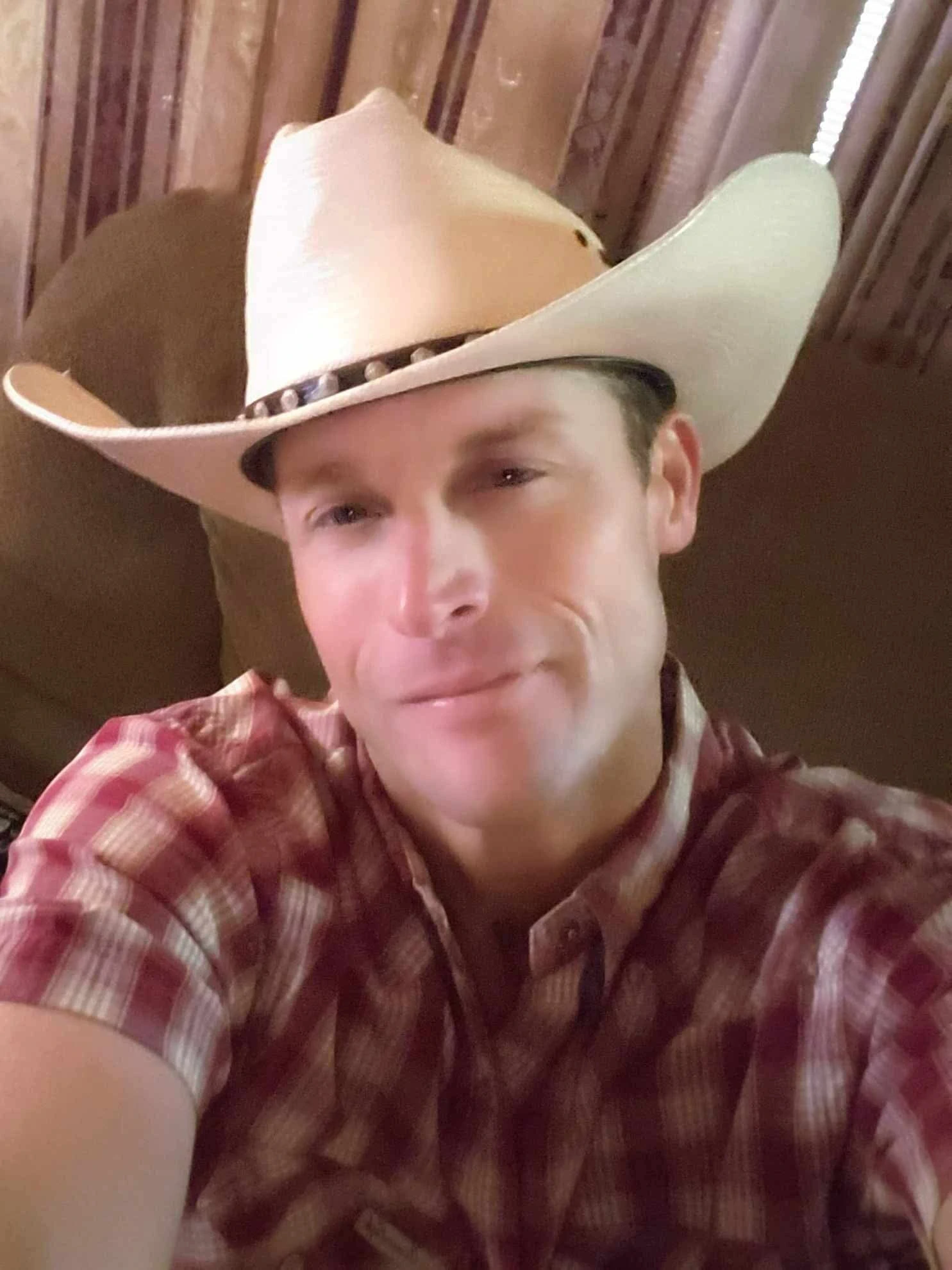 Ben ve kovboy şapkam 