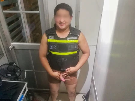 İş Yerinde Yelekli Çıplaklar 36