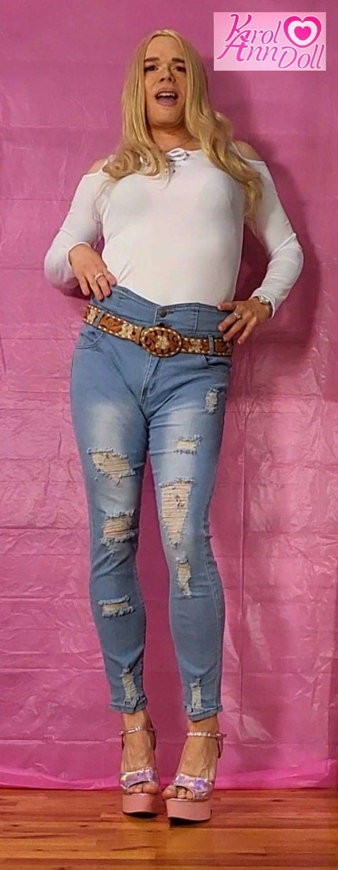 Pembe kadın kılıklı kadın modası